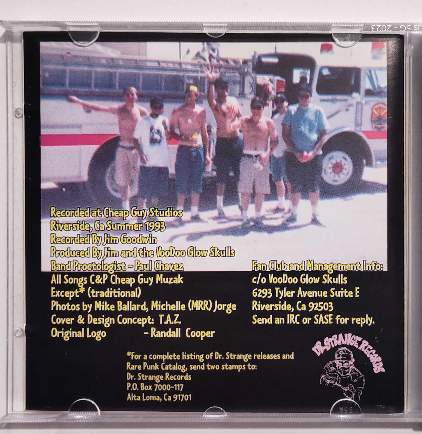 Voodoo Glow Skulls - "Who Is, This Is?" - INDIE COMPACT DISC VG+/VG+