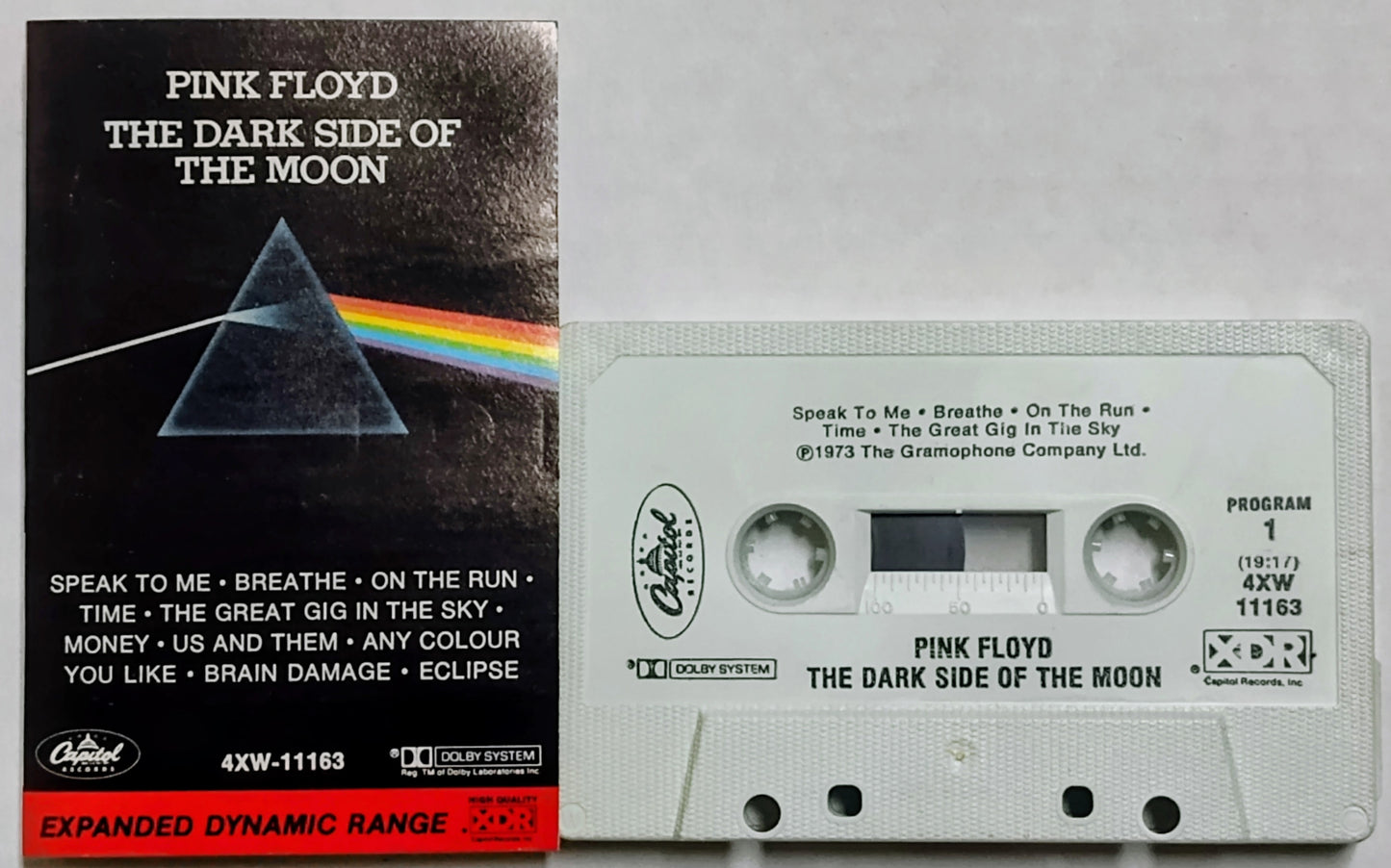 Pink Floyd - “Dark Side Of The Moon” - CASSETTE TAPE VG/VG (Plays perfect) *🌟*
