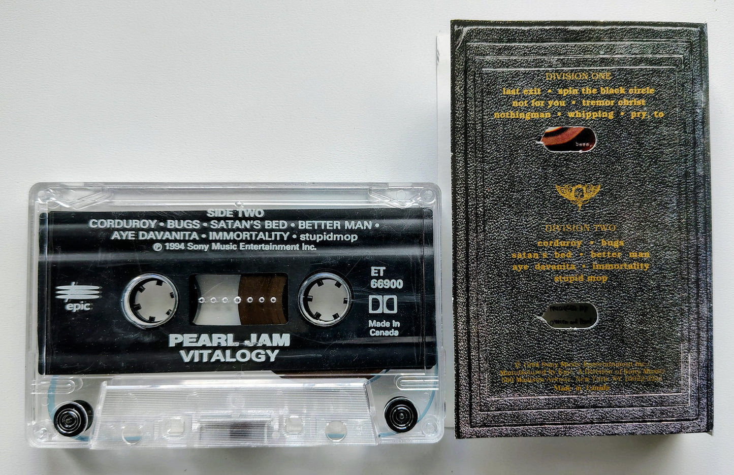 Pearl Jam - “Vitalogy” - CASSETTE TAPE VG+/VG+ (With booklet) *🚨*