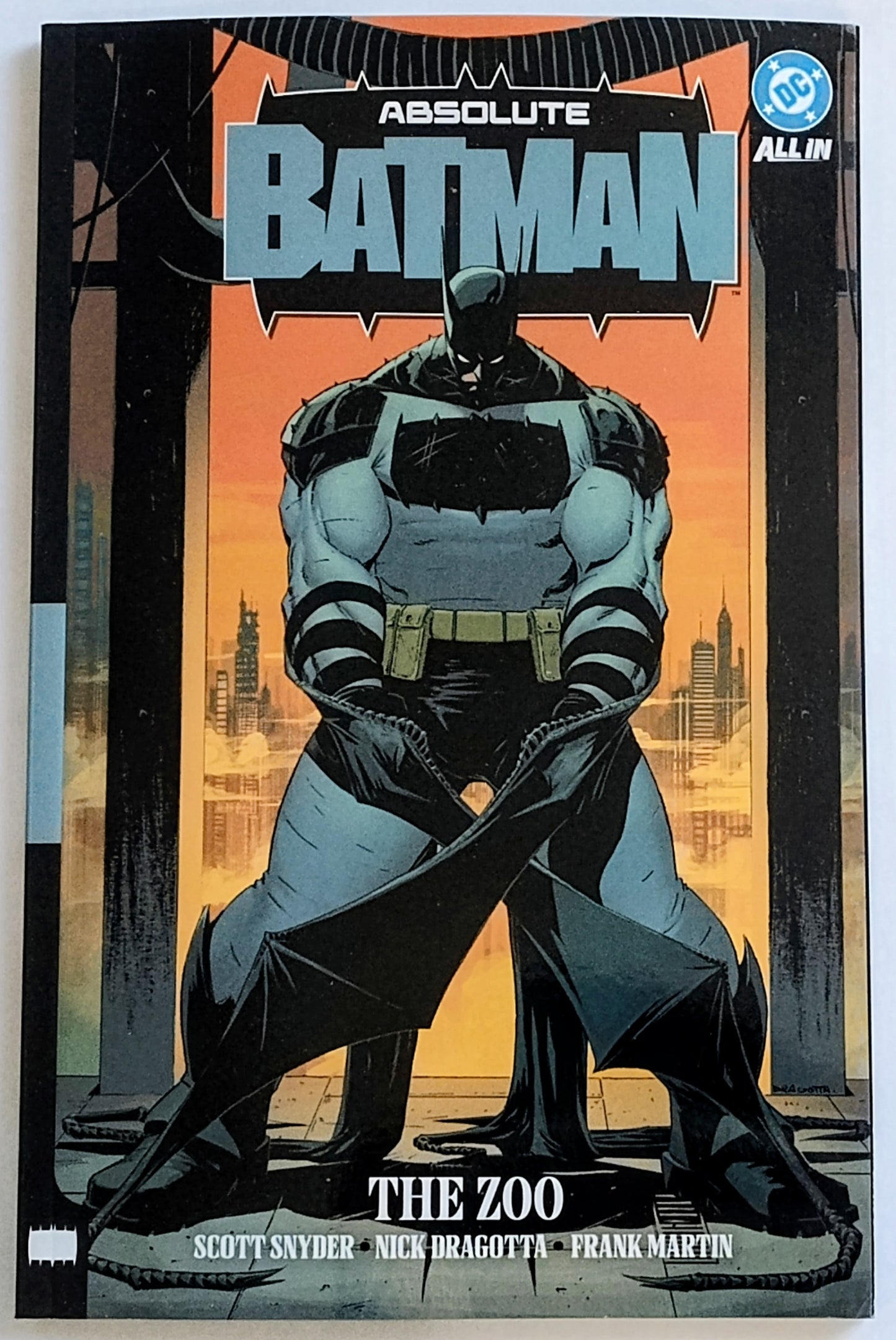 Absolute Batman (DC Comics) Volume 1 TPB NEW (Small bend to lower right corner)