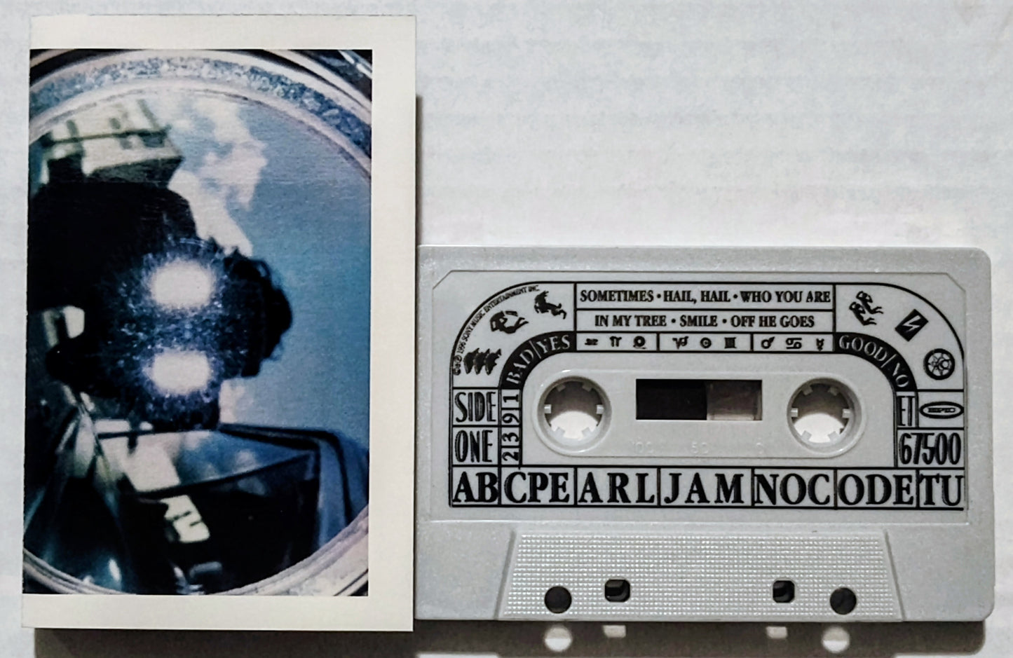 Pearl Jam - “No Code” - CASSETTE TAPE VG+/VG+ (WithTiny Booklet)