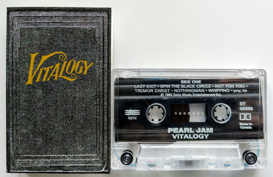 Pearl Jam - “Vitalogy” - CASSETTE TAPE VG+/VG+ (With booklet) *🚨*