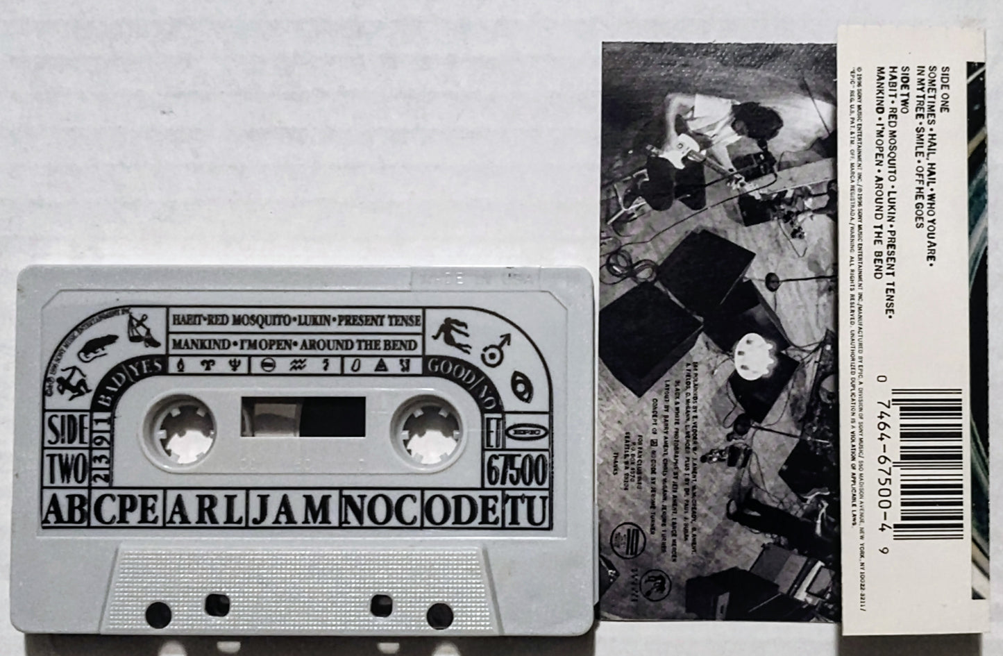 Pearl Jam - “No Code” - CASSETTE TAPE VG+/VG+ (WithTiny Booklet)