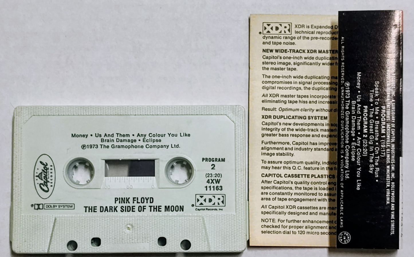 Pink Floyd - “Dark Side Of The Moon” - CASSETTE TAPE VG/VG (Plays perfect) *🌟*