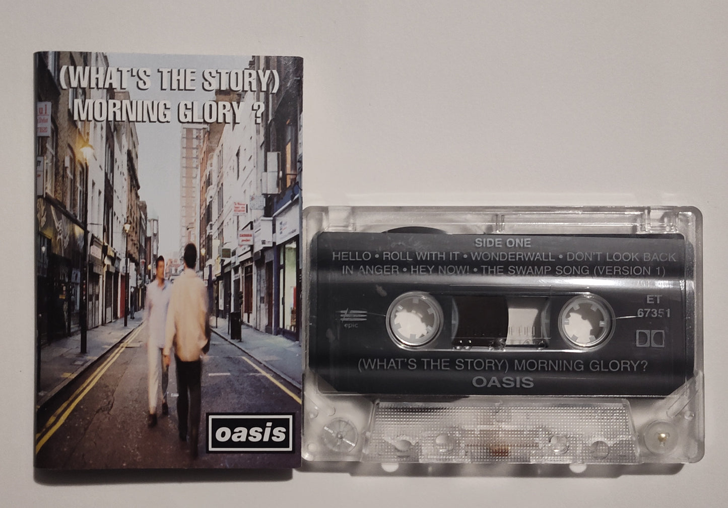 Oasis - "(What's The Story) Morning Glory" - CASSETTE TAPE (Canada; clear shell; DOLBY) VG/G
