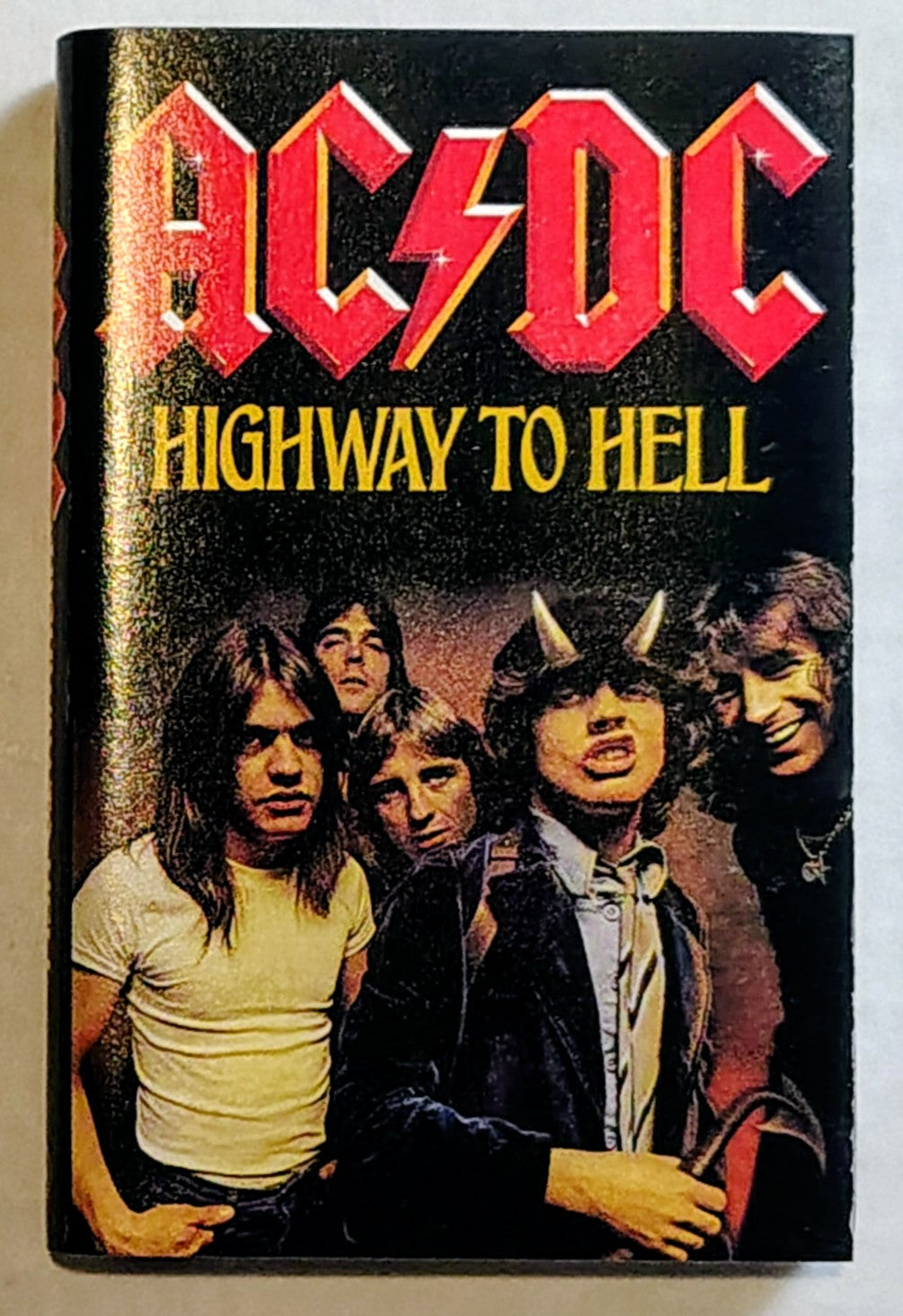 AC/DC - "Highway To Hell" - CASSETTE TAPE VG+/VG+