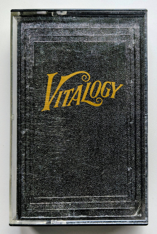 Pearl Jam - “Vitalogy” - CASSETTE TAPE VG+/VG+ (With booklet) *🚨*