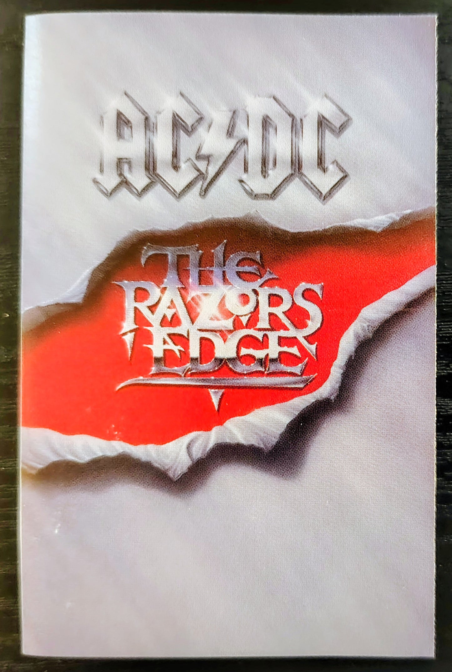 AC/DC - "The Razor's Edge" - CASSETTE TAPE VG+/VG+