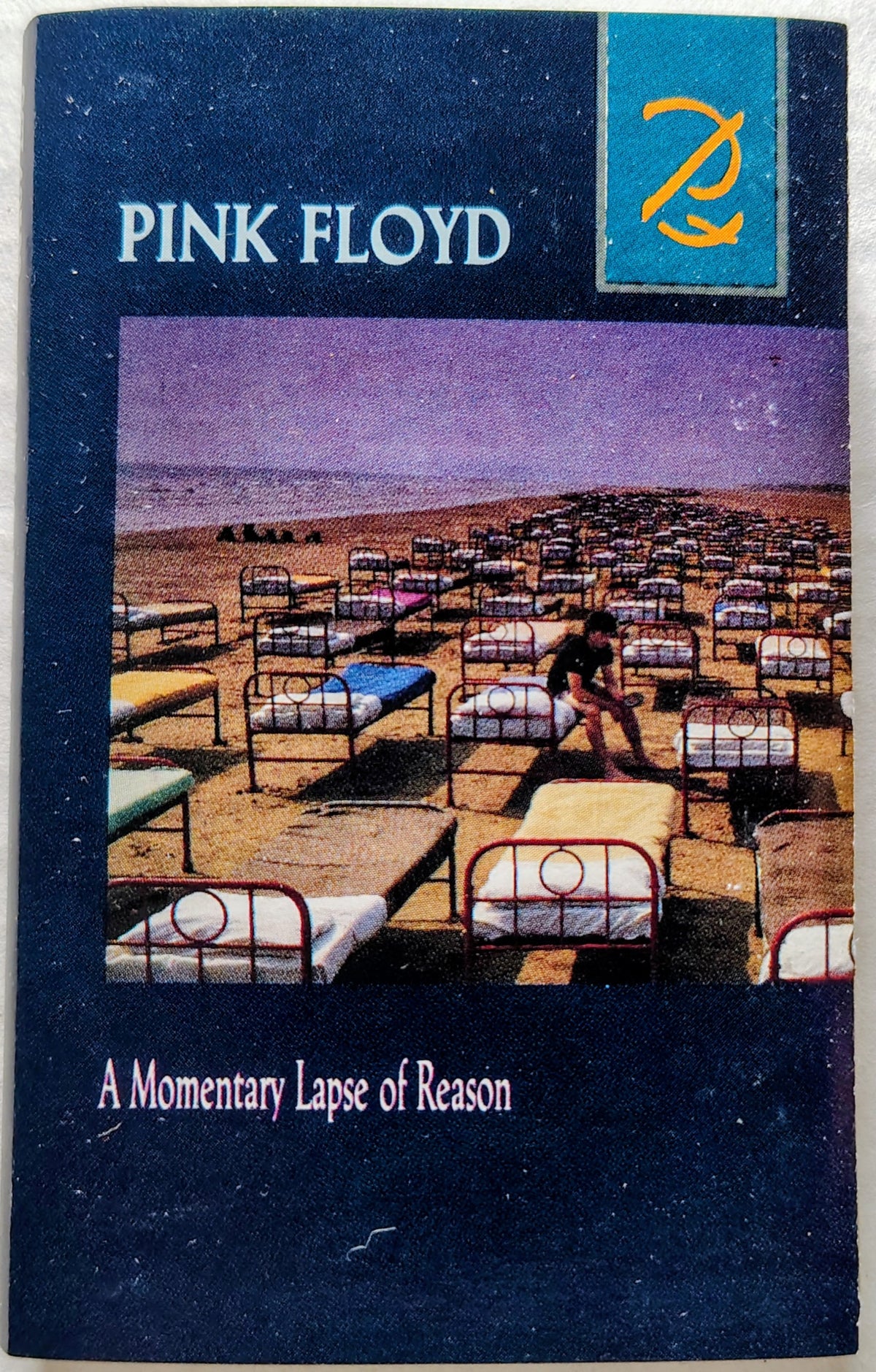 Pink Floyd - "A Momentary Lapse of Reason" - CASSETTE TAPE VG+/VG+